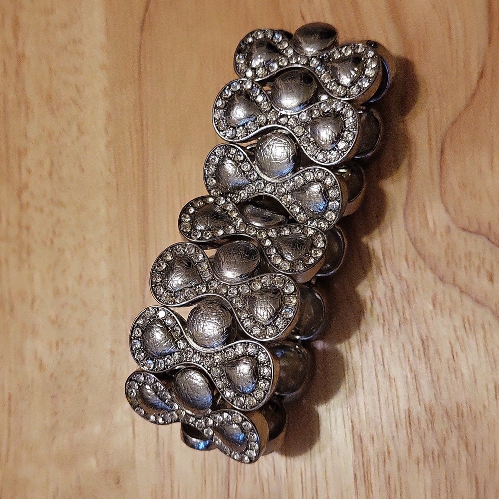 Silver toned stretch gem detail metal